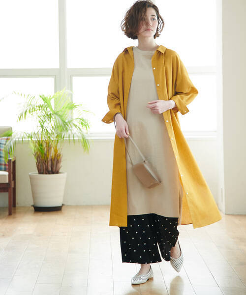 夏から秋にかけて着たいカラー マスタードイエローのカラーアイテム コーデ集 ローリエプレス