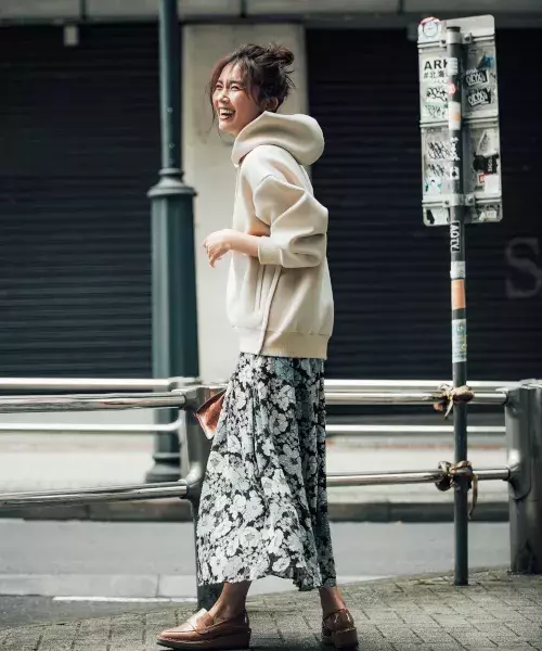 決まりすぎないから着こなしやすい カジュアルなスカートコーデ15選 ローリエプレス