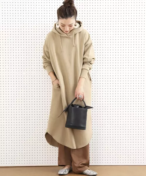 19年最新 秋のワンピースコーデ15選 系統別の着こなし方は ローリエプレス