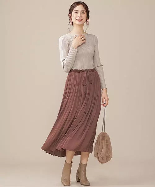 着るだけでおしゃれなデザインワンピースで作る 初心者向けの大人女子コーデ ローリエプレス 着るだけでおしゃれなデザインワンピースで作る 初心者向けの大人女子コーデ ローリエプレス