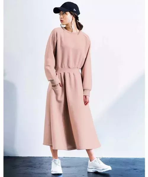 スウェットワンピが進化 ベーシックから技ありまで豊富なバリエーションをチェック ローリエプレス スウェットワンピが進化 ベーシックから技ありまで豊富なバリエーションをチェック ローリエプレス