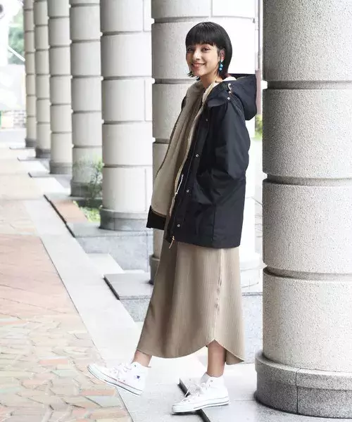 次のアウターはマウンテンパーカーが来る 季節感も意識した大人女子コーデ集 ローリエプレス