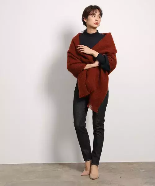 コートを脱いでストールにチェンジ こなれた大人女子コーデを作ろう ローリエプレス コートを脱いでストールにチェンジ こなれた大人女子コーデを作ろう ローリエプレス