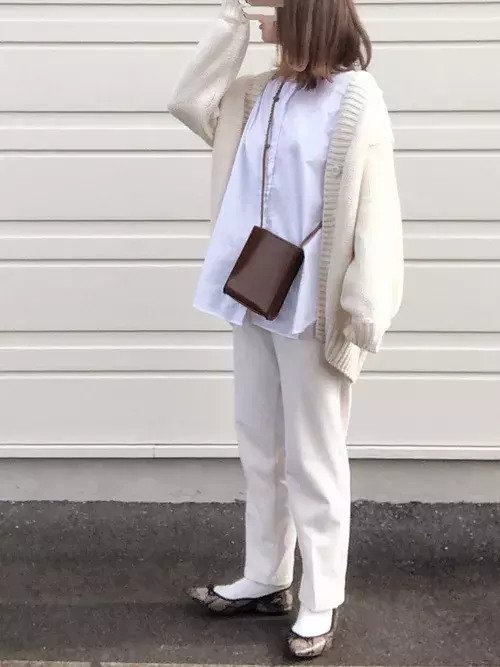 Gu ユニクロ しまむら 白系パンツで春コーデ お手本着こなし術 ローリエプレス