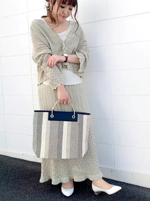 Gu の透かし編みニットスカートが大人気 色別に着回しコーデをご紹介 ローリエプレス Gu の透かし編みニットスカートが大人気 色別に着回しコーデをご紹介 ローリエプレス
