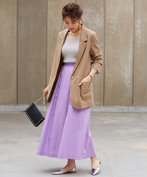 ラベンダースカートの春コーデ15選 フェミニンカラーで艶やかスプリングスタイル ローリエプレス