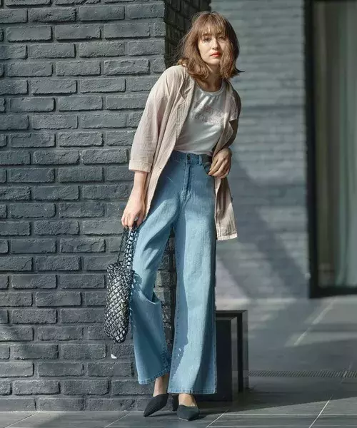 アラサー女性に人気のパンツコーデ おうち着にもピッタリの着こなし術15選 ローリエプレス