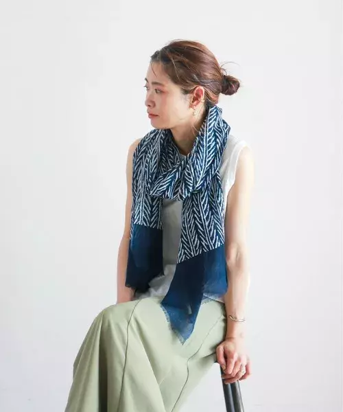 ストールが首の日焼け防止に活躍 大人女子の涼やか春夏コーディネート集 ローリエプレス ストールが首の日焼け防止に活躍 大人女子の涼やか春夏コーディネート集 ローリエプレス