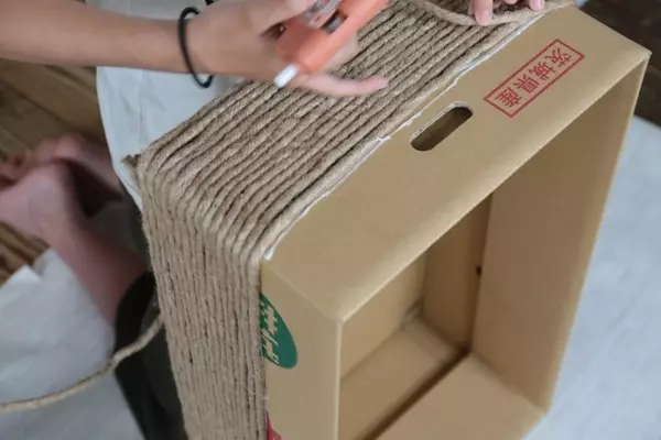 連載 大容量でも1000円以下で 段ボールで作る 麻かご風収納ケース ローリエプレス