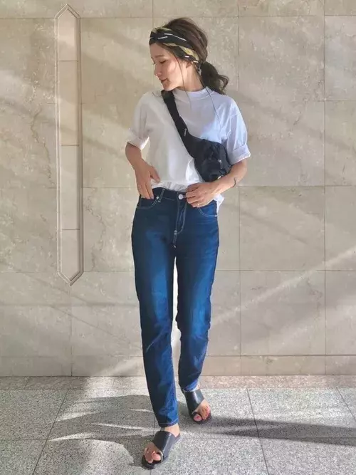 ユニクロ Tシャツの着こなしをご紹介 夏のカジュアルには欠かせない ローリエプレス