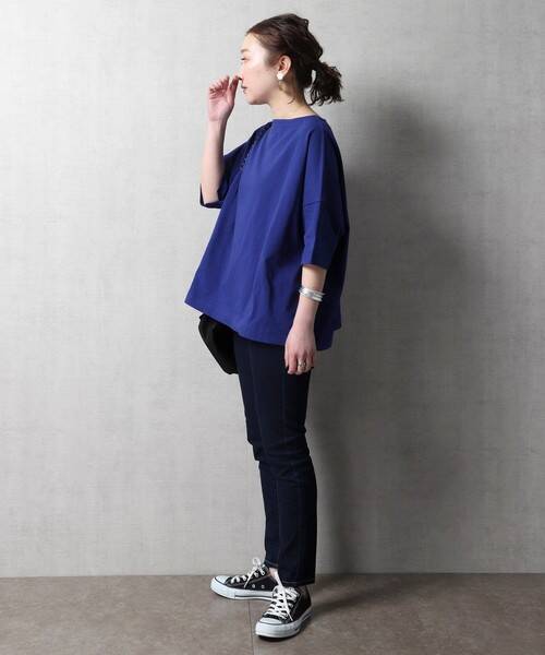 大人女性のブルーはこう着る 夏に映えるブルーコーデ15選 ローリエプレス 大人女性のブルーはこう着る 夏に映えるブルーコーデ15選 ローリエプレス