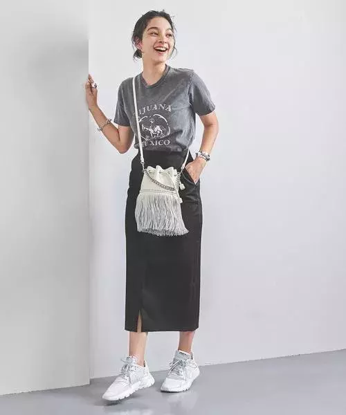 大人っぽく女性らしい タイトスカート おすすめの夏の着こなし ローリエプレス 大人っぽく女性らしい タイトスカート おすすめの夏の着こなし ローリエプレス