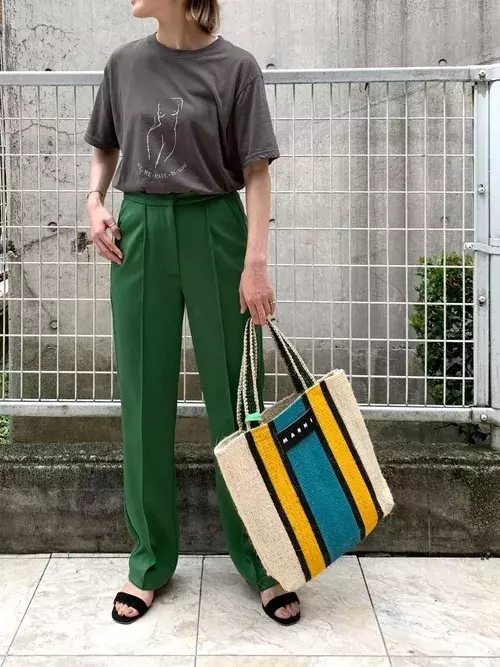 ジャージ スウェット素材パンツでラクチン ラフ感がたまらない大人の夏コーデ ローリエプレス