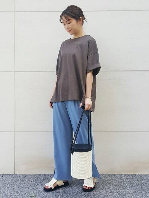 ジャージ スウェット素材パンツでラクチン ラフ感がたまらない大人の夏コーデ ローリエプレス