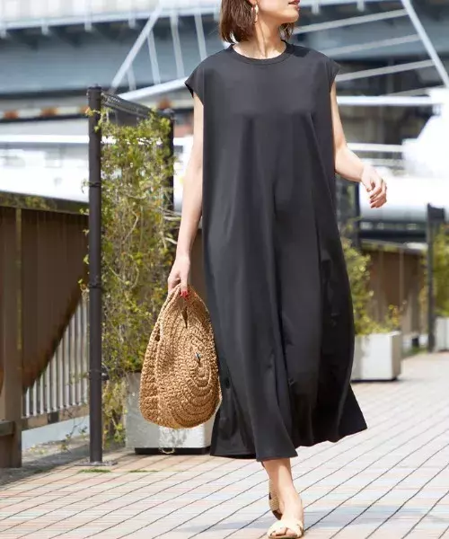 気温が高い日はワンピース カジュアル も きれいめ も楽ちんコーデ ローリエプレス 気温が高い日はワンピース カジュアル も きれいめ も楽ちんコーデ ローリエプレス