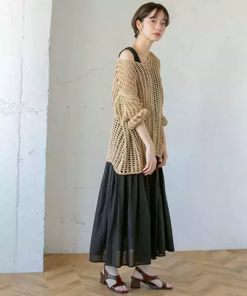 夏の黒ワンピースの正解は 大人のおすすめの黒ワンピ15選 ローリエプレス