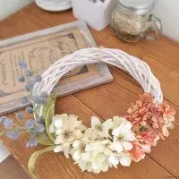 連載 100均の材料でできるアナベルのリース作り 夏から秋まで楽しめるドライフラワー ローリエプレス