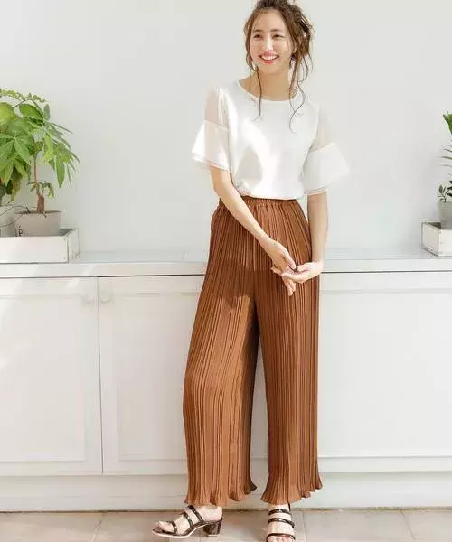 おしゃれな プリーツパンツ 大人女子の旬なパンツコーデ特集 ローリエプレス