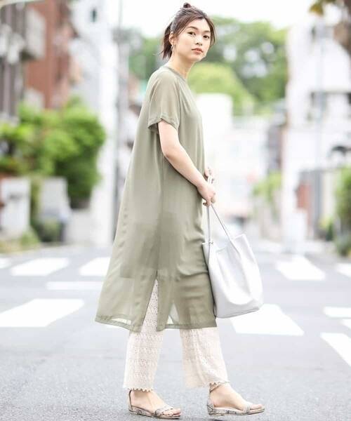 カーキワンピースコーデ15選 深みカラーのアイテムで秋感アップ ローリエプレス