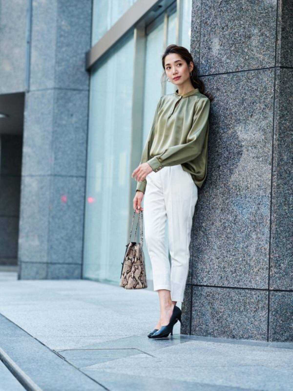 シンプルにおしゃれを目指す 大人のトレンド秋ファッション15選 ローリエプレス