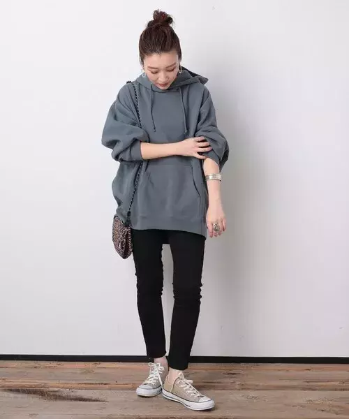 秋はパーカーの出番 ラフになり過ぎない大人カジュアルスタイル15選 ローリエプレス 秋はパーカーの出番 ラフになり過ぎない大人カジュアルスタイル15選 ローリエプレス