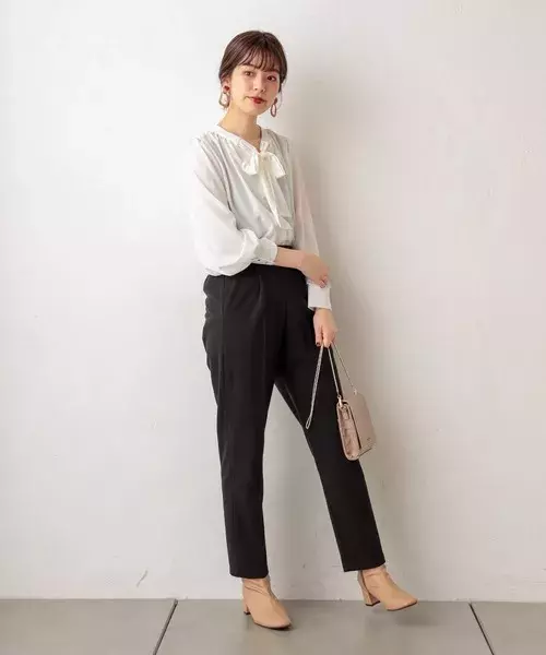 30代40代も真似できる 難易度の高い 甘辛コーデ の大人な着こなしとは ローリエプレス