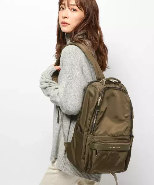 大人女性が使いたくなる コーデがサマになる 通勤リュック とは ローリエプレス