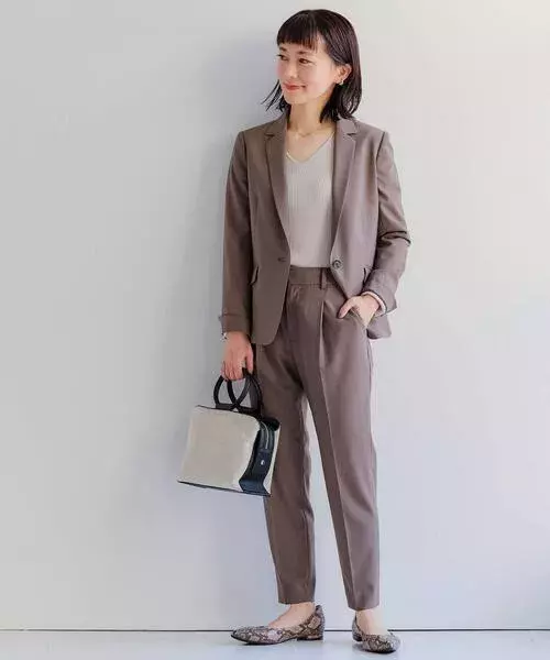 通勤も休日も大活躍 30代女子におすすめなきれいめパンツコーデ ローリエプレス