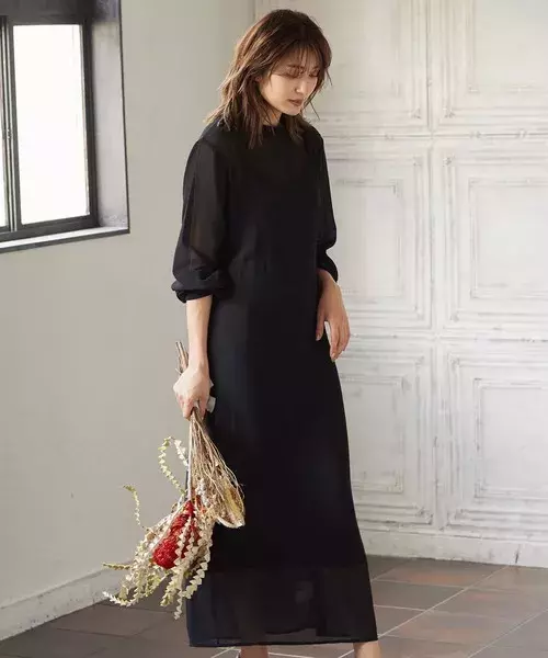 シンプルワンピースはこう使う おしゃれ見えする着こなし方を大公開 ローリエプレス