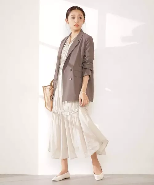 オフィス 普段着に活躍 テーラードジャケットの春コーデ ローリエプレス