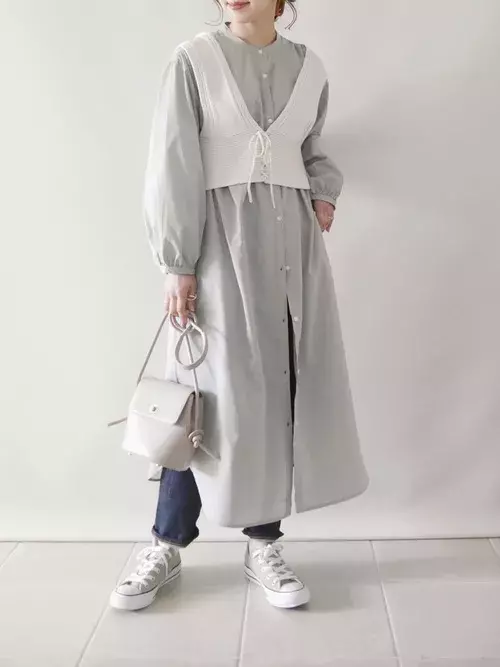 Zaraetc プチプラワンピースで作る 大人のフェミニン春コーデ ローリエプレス