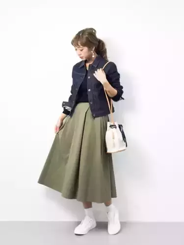 この時期だから新鮮になる 春に着こなす カーキーカラー コーデ特集 この時期だから新鮮になる 春に着こなす カーキーカラー コーデ特集
