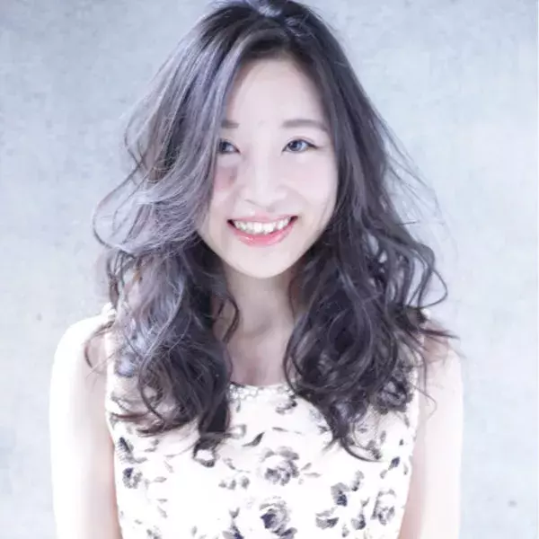 普通のパーマに飽きたら お洒落で 現代風な ネオソバージュ ヘアスタイル特集 ローリエプレス