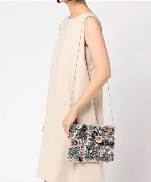 センスが光る パーティーにも大活躍する クラッチバッグ ローリエプレス