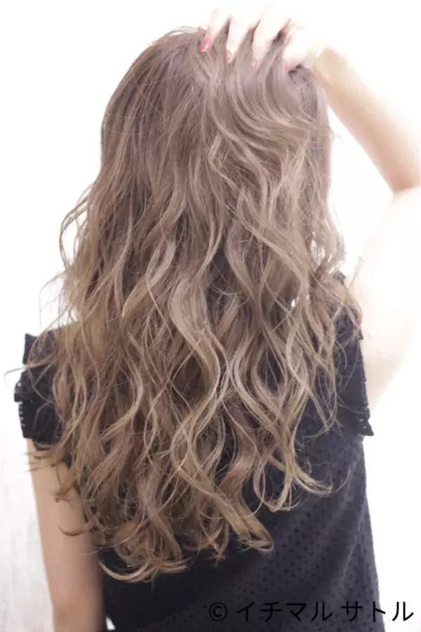 夏のアレンジ対策にも ミディアム ロングにおすすめのちょっと強めウェーブスタイル ローリエプレス