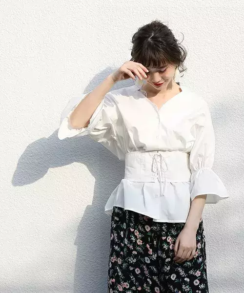 Zaraやしまむらからも登場 この夏 コルセットスタイルが新しい ローリエプレス