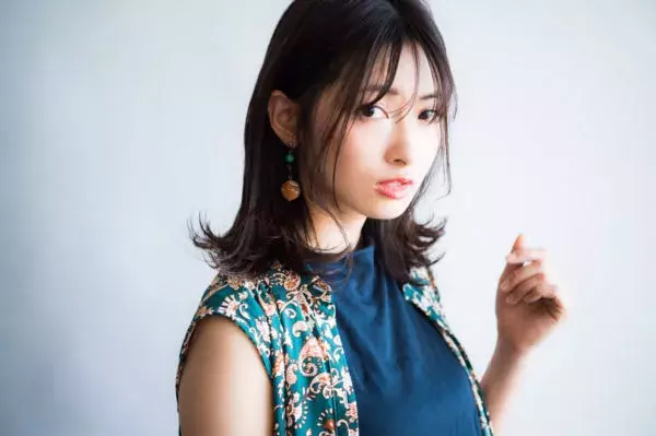 黒髪でも重く見えないロング ミディアムのおすすめヘアカタログ ローリエプレス