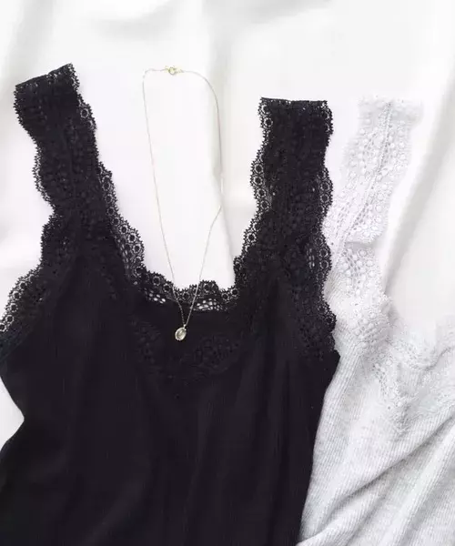 一枚でもインナーでも ユニクロの2wayリブレースタンクトップ ローリエプレス