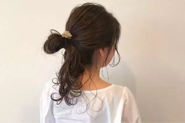 ゆるさがポイント ヘアアレンジでオシャレに色っぽく ローリエプレス