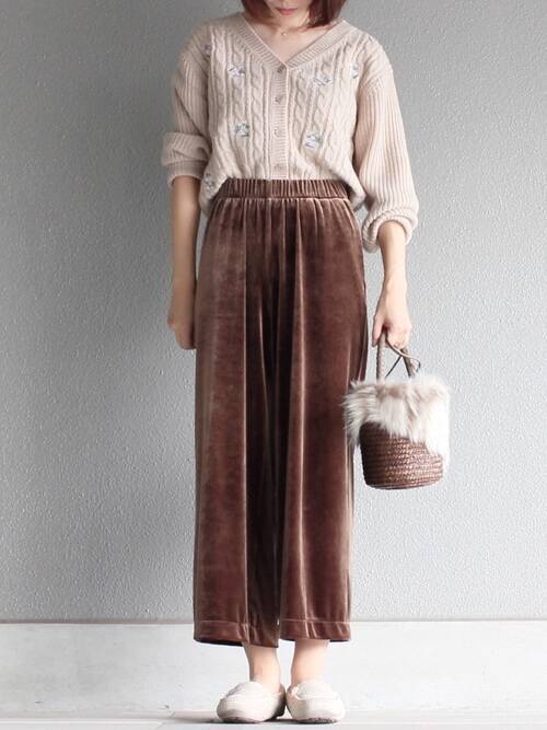 Gu ユニクロの ベロアパンツ が超使えるってウワサ ローリエプレス