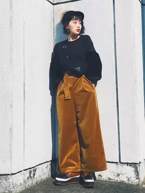 Gu ユニクロの ベロアパンツ が超使えるってウワサ ローリエプレス