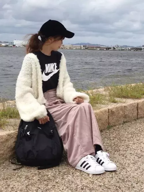 今年のアウターのトレンドはもこもこ カッチリ あなたはどっちを選ぶ ローリエプレス