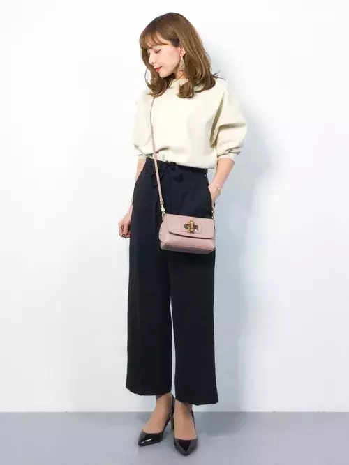 いつものコーデにちょい足しで可愛く パステルピンクのショルダーバッグを取り入れよう ローリエプレス