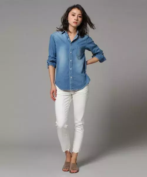 デニムシャツを着こなして こなれカジュアルコーデを完成させよう ローリエプレス