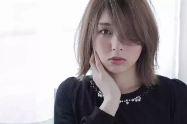 大人っぽくて可愛い 流しバングのボブにしてみませんか ローリエプレス