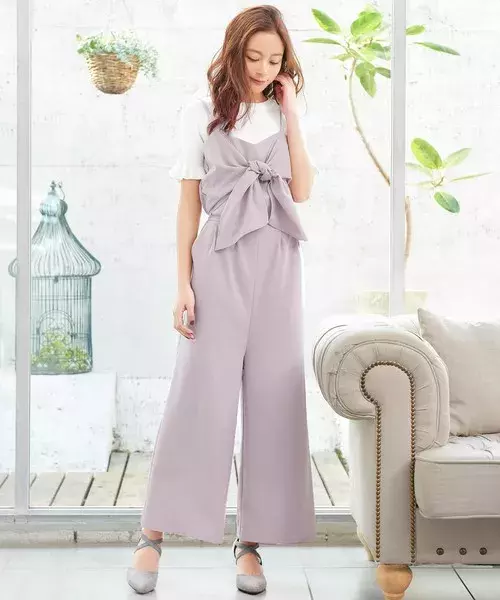 プチプラな カラーオールインワン コンビネゾン サロペット で作る 大人女性コーデ ローリエプレス