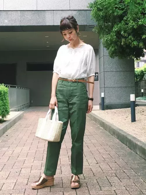 可愛いけれど甘すぎない パンチングレース を使って甘さ控えめな大人のレースコーデをつくろう ローリエプレス