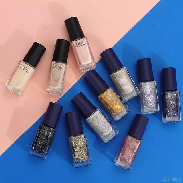 ネイルホリック 21年秋新作ネイルが登場 宇宙カラーとミルキーカラーをレビュー ローリエプレス ネイルホリック 21年秋新作ネイルが登場 宇宙カラーとミルキーカラーをレビュー ローリエプレス