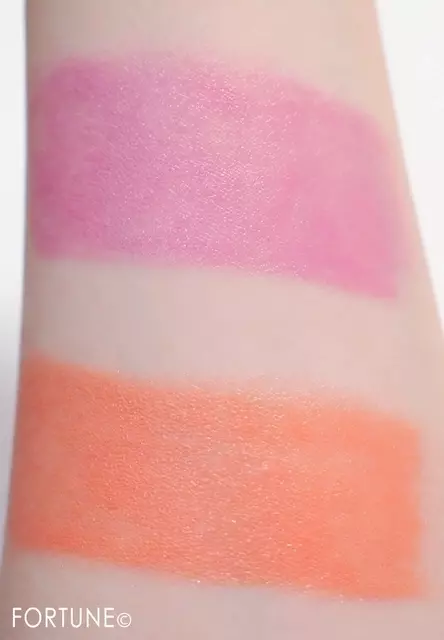 A Pieu オピュ のハートオンザチークは発色も写真映えも抜群のクリームチーク 青みピンクとコーラルを色比較 ローリエプレス