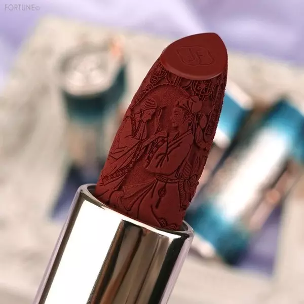 花西子がついに日本上陸 彫刻リップが話題の中国コスメブランドをご紹介 ローリエプレス